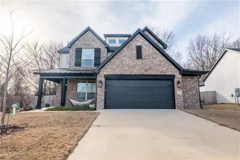 2801 N Whistle Post DR, Fayetteville, AR 72704