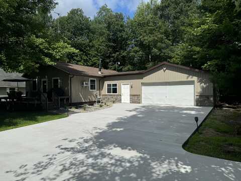 886 Springwood Drive, Prudenville, MI 48651