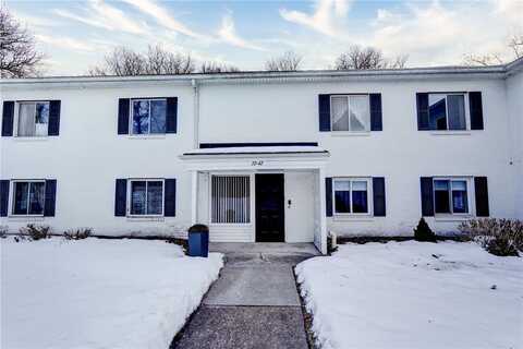 40 Lost Mountain Trl, Penfield, NY 14625