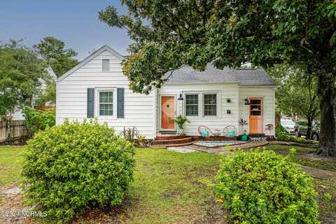 1900 Bridges Street, Morehead City, NC 28557