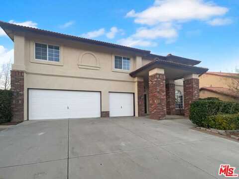 7323 Ojai Dr, Palmdale, CA 93551