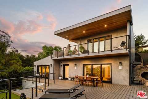 3936 Farley Ct, Studio City, CA 91604