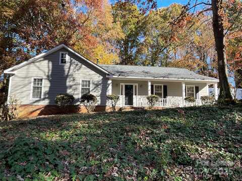 8209 Arrowsmith Lane, Charlotte, NC 28270