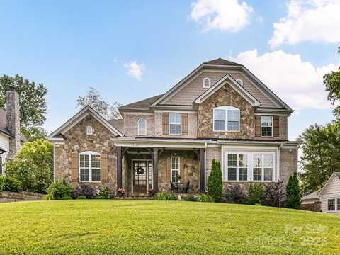 3227 Pinehurst Place, Charlotte, NC 28209