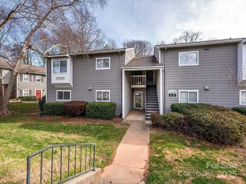 2900 Heathstead Place, Charlotte, NC 28210