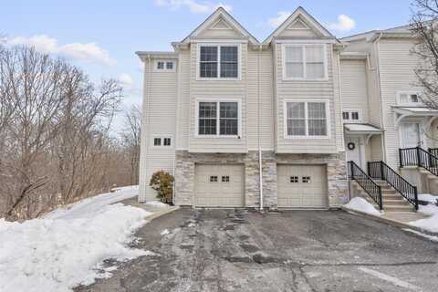 32 Crows Nest Lane, Danbury, CT 06810