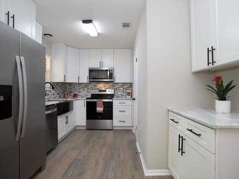 2937 Sholtz Avenue, Crestview, FL 32539