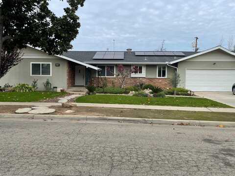 4009 Acacia Avenue E, Fresno, CA 93726