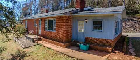 166 Cassada Dr, Franklin, NC 28734