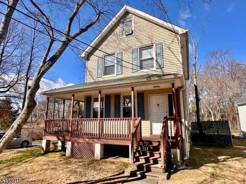 31 Pier Ln, Fairfield, NJ 07004