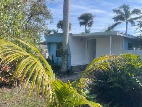 327 Ellis Street, North Fort Myers, FL 33903