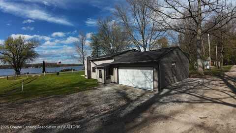 9698 E Colby Road, Crystal, MI 48818