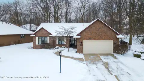 3633 Muirfield Drive, Lansing, MI 48911