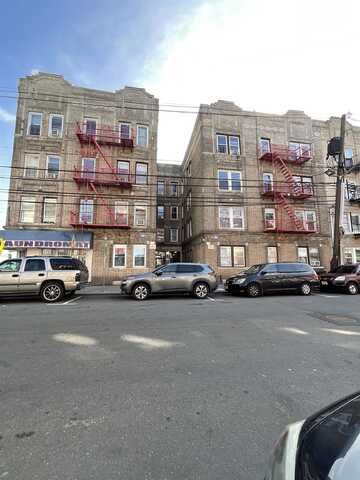 5612 HUDSON AVE, West New York, NJ 07093