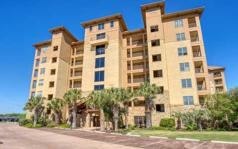 101 West Bank #33, Horseshoe Bay, TX 78657