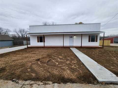 215 E Rose Avenue, Caney, KS 67333