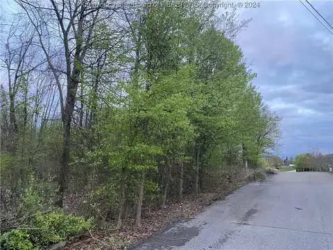 Station Place Way, Hurricane, WV 25526