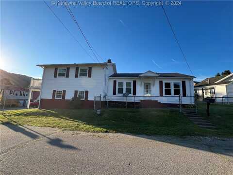 477 Kanawha Avenue, Madison, WV 25130