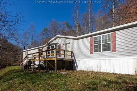 2584 Frogs Creek Road, Charleston, WV 25213