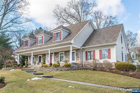 717 Birchwood Drive, Wyckoff, NJ 07481