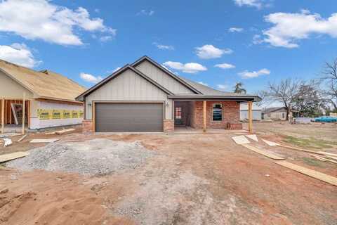 714 Cherry Ave, Cache, OK 73527