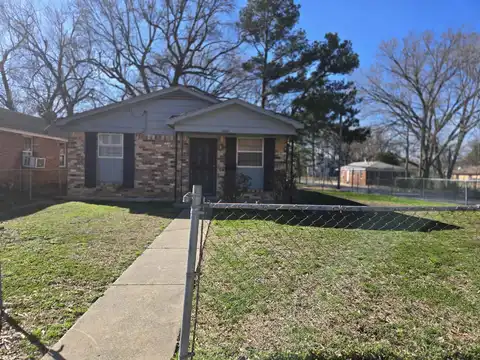 1645 ASH, Memphis, TN 38108