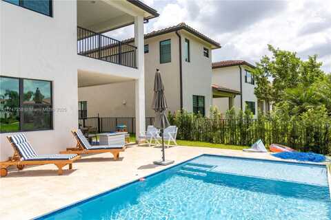 11826 SW 13th Ct, Pembroke Pines, FL 33025