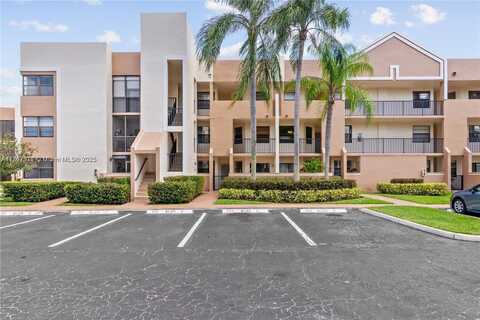 7338 Fairfax Dr, Tamarac, FL 33321