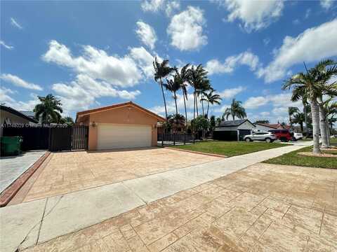 13930 SW 156th Ter, Miami, FL 33177