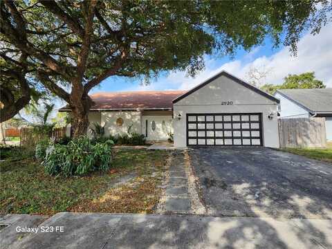 2920 Devonwood Ave, Miramar, FL 33025