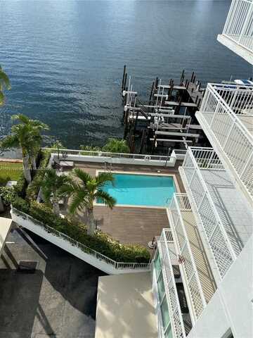 18000 N Bay Rd, Sunny Isles Beach, FL 33160