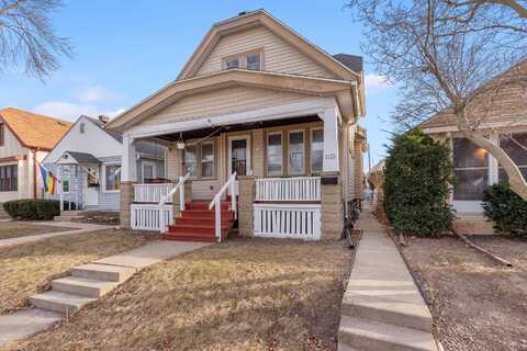 2172 S 61st St, West Allis, WI 53219