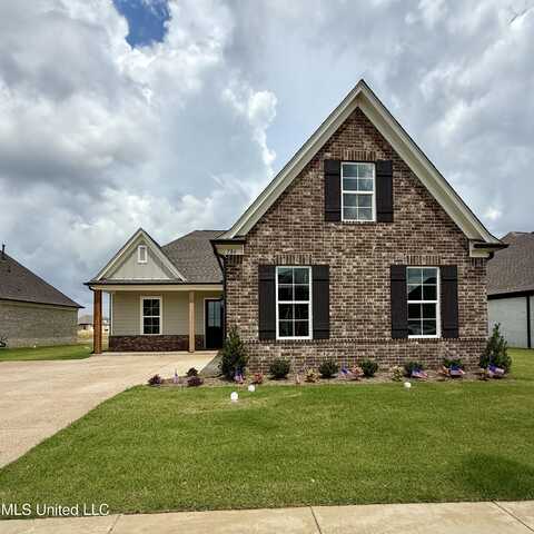 784 Coahoma Court, Nesbit, MS 38651