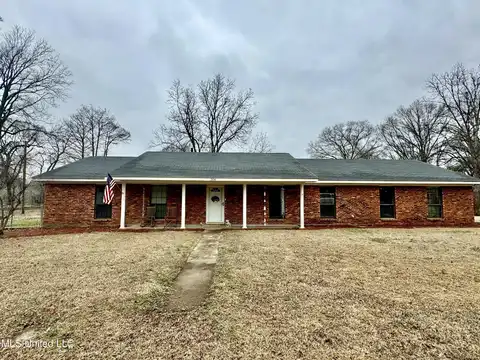 304 Early Ewing Street, Benoit, MS 38725