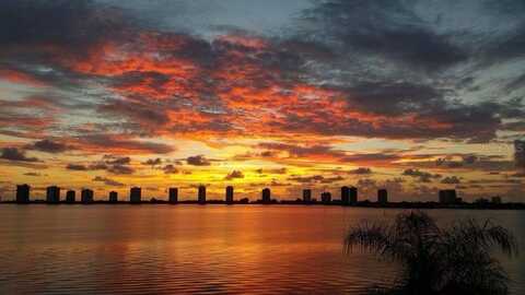 801 LAKE SHORE DRIVE, WEST PALM BEACH, FL 33403