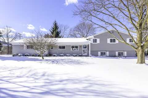 2762 Bridle, Bloomfield Hills, MI 48304