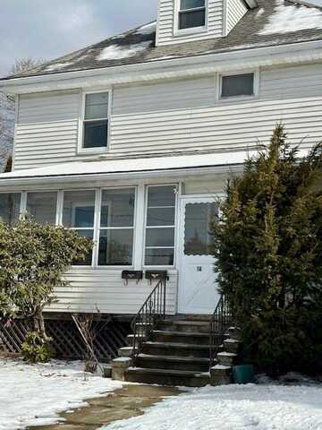 18 Beech St, Reading, MA 01867