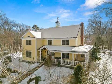 114 Moulton St, West Newbury, MA 01985