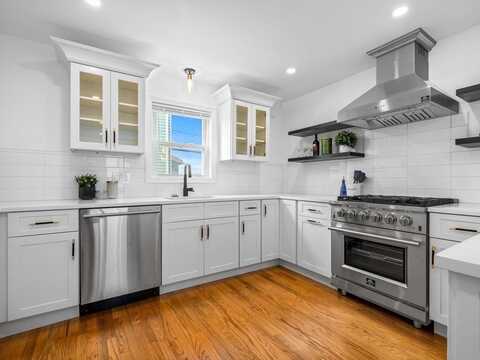 9 Fennell St, Somerville, MA 02145