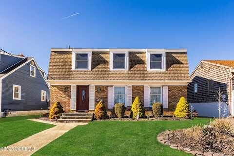 105 Chicago Avenue, Point Pleasant Beach, NJ 08742