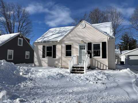 30 Gillander Avenue, Auburn, ME 04210