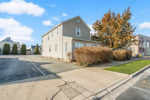 178 Park Ave, Hicksville, NY 11801