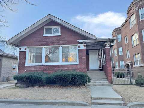 7518 S Ridgeland Avenue, Chicago, IL 60649