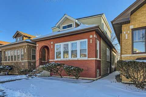 8431 S Crandon Avenue, Chicago, IL 60617