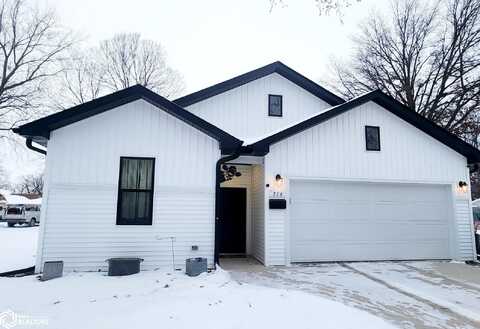 316 S 7th Avenue, Winterset, IA 50273