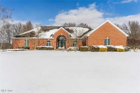 1001 Country Manor Drive, North Lima, OH 44452