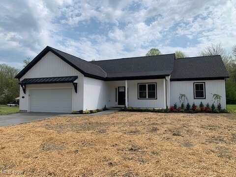 1775 Green Road, Madison, OH 44057