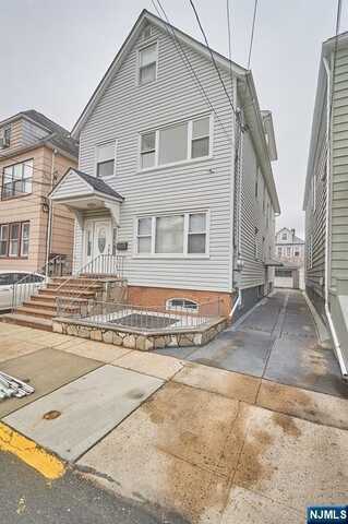 7615 4th Avenue 2, North Bergen, NJ 07047