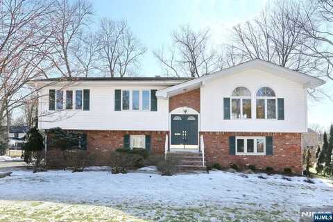 945 Woodland, Oradell, NJ 07649