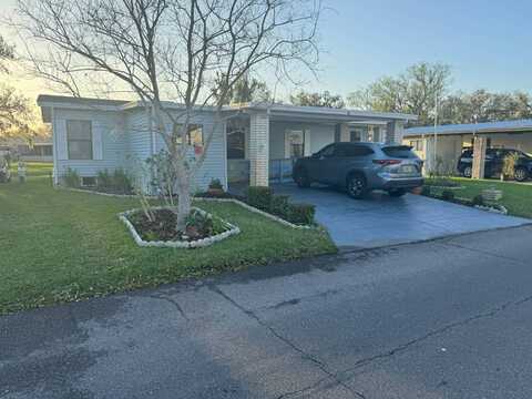 15 Country Meadows Blvd, Plant City, FL 33565